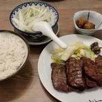 牛たん炭焼 利久 博多駅店 - 牛タン