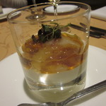 ル・レガル・トワ - 前菜　カリフラワーのムースリーヌ仕立て・生海胆・甘海老・ライム香る地鶏の煮こごり