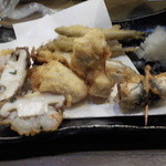 立呑み 魚椿 - 揚げたて天ぷら各種