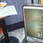 Still - ビル入口（店は2階）の看板、ランチのメニューとサンプル