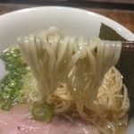 町田汁場 しおらーめん進化 - 中太麺