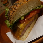 クアアイナ - チーズのハンバーガー！