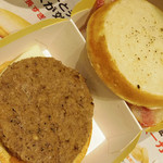 マクドナルド  - 【期間限定】北海道産ほくほくポテトとチェダーチーズに焦がし醤油風味の特製オニオンソースが効いたジューシービーフバーガー　2016年2月