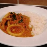 ビストロ サイトウ - イカとトマトの煮込みバターライス添え