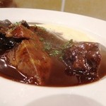 ビストロ サイトウ - 牛ホホ肉の赤ワイン煮アップ。