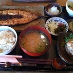 ひもの和助 - 定食セットプラス干物を２枚お願いしましたぁ＾＾；