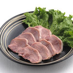 ○八ホルモン - 豚タン　牛タンに勝る味です。