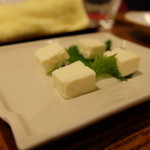 酒と醸し料理　BY - クリームチーズの粕漬け（６００円）