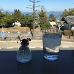 マドカフェ - 窓際席は最高♫