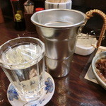 Shinjuku Sanchoume Tachinomi Arigatou - ◆日本酒熱燗　ちろりで提供されます。風情があります。銘柄は不明ですが、ホッと体が温まります（＾ｑ＾）/