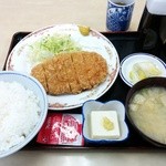 食堂　ときわ - 林SPFロースかつ定食　1,000円（税込）膳にはとんかつソースが付いてきた