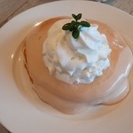 Cinnamon’s Restaurant - グァバシフォンパンケーキ　harf