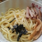 純情屋 - つけ麺の麺。極太は良いけど量が少ない…