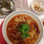 刀削麺荘 - 高菜ご飯とマーラー刀削麺