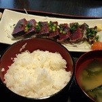 Ryoushinoaburiyaaraiyakushi - かつおタタキ定食＋サラダバーの納豆