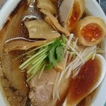 自家製麺中華そば 今里 - チャーシューの存在感(笑)  ※コショウを少しがポイント