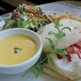 DAIDOKORO CAFE MOKU_0