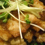 ポークしょうが焼丼アップ