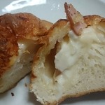 ベーカリー　カーム - クワトロチーズ&ハム　170円