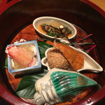 日本料理 幸庵 - 八寸1段目は、トビコ、海老芋クリームチーズ、毛蟹のジュレ