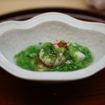 松川 - 伊勢エビに海老味噌と焼きもちを敷いて、菜の花餡で