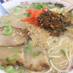 長浜ラーメン一新 - 地元密着型の地味滋味な豚骨ラーメン(長浜ラーメン)店です。