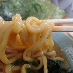 極楽汁麺 らすた - 「らすた」麺は染谷製麺の太麺？
