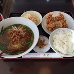 Hombashisenryourichuuboukouryuu - 【週替りランチ】唐揚げ+台湾ラーメン￥680