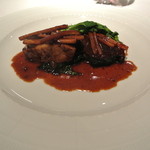 ラ・トルテュ - 牛ブリスケの煮込み
      マデラ酒風味、ゴボウの蒸し煮