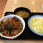 松屋 - キムカル丼490円国産野菜サラダ110円
