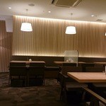 神戸風月堂カフェ - 店内は落ち着く空間ですよ
