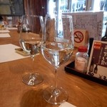 Jizake Ba- Yamashin - ワイングラスで日本酒をいただきます