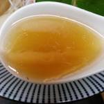 中華そば よしかわ - 鯛煮干しそばスープ。