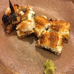 養殖鰻も焼きが上手いので皮が凄い