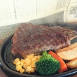 ステーキハウス 成しま - オニオンソースで♪