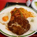 Apple Field - ナポリタンハンバーグ目玉焼添え　1,300円