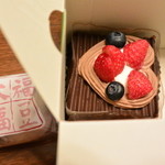 六花亭 - 料理写真:ショコラハート330円 福豆大福115円 2016.2