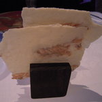 レストラン オルフェ - アンチョビのせんべい