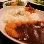 メリー ココ - ポークカツカレー（サラダ・ドリンク・プチデザート付き）1000円