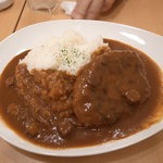 蜂の家 - ビーフカリー+佐世保ハンバーグフル