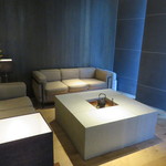 レフェルヴェソンス - 和モダンに生まれ変わったラウンジ