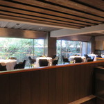 レフェルヴェソンス - シックな店内1