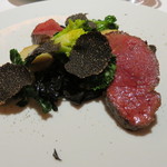 レフェルヴェソンス - 囲炉裏、静かな夜の～赤牛のモモ肉を薪で炙り、シャンピニオンのエキス、トランペット茸、里芋、プチヴェール、黒トリュフ3