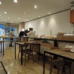 タローパン - 店内