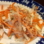 ベトナム料理 トゥアン - ピーナッツ入りサラダ