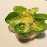 レフェルヴェソンス - 陰翳～アオリイカの「タリアテッレ」とコールラビの発酵「タリオリーニ」、ライム、
      　芽キャベツ、黒オリーブオイル( 2016/2)