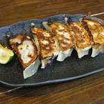 Tokushima Ramen Hiroya - 餃子　すだちをかけて食べます