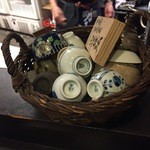 立ち呑み処　たなか屋 - おちょこも地元の方の作品です。