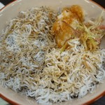 土佐角弘海産 - ちりめん丼（2杯目）ズーム
