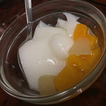 中華美食府 - 杏仁豆腐（３００円）２０１６年２月